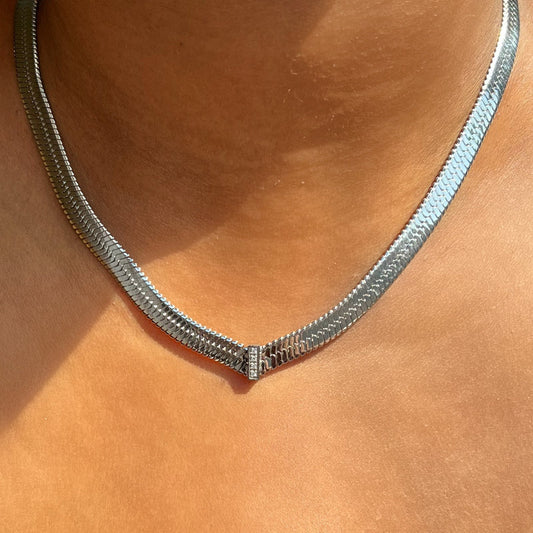 Sleek Silver Necklace (Thin)