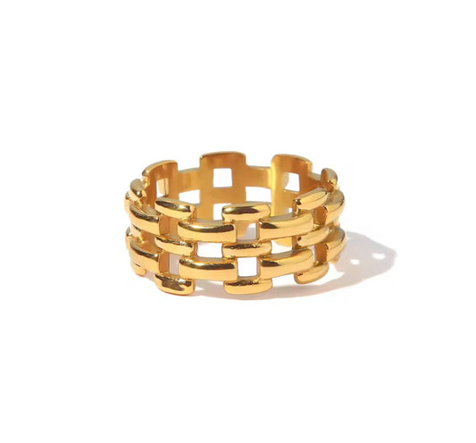 Linked Ring Gold
